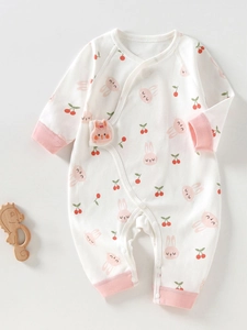 Barboteuse épaisse en coton pour bébé avec imprimé lapin et cerise et boutons