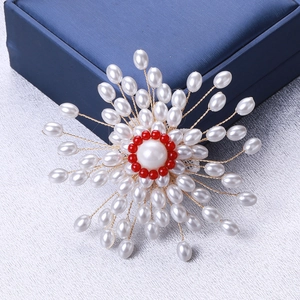 Élégante Broche Fleur Tissée à la Main Fil d'Alliage d'Or Künstliche Perle d'Imitation Künstliche Perle Rouge Épingles Rondes pour Mariage Fête Femme Bijoux
