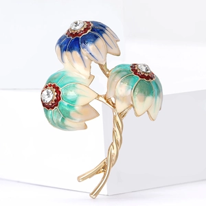 Elegant gold-plated triple flower brooch with enamel gradient petals and crystals