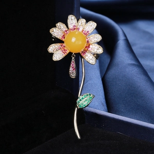 Elegant Copper Daisy Brooch Micro-Inlaid Zirconia Flower Pin For Women Retro Sunflower Brooch Jewelry For Banquet Wedding Clothing Accessory