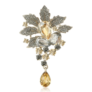 Elegant Copper Floral Brooch With Champagne Rhinestone Crystal Leaf Design Luxurious Pendant Corsage For Women Fashion Jewelry