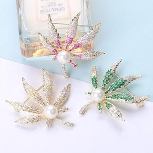 Eleganter Kupfer Zirkonia Ahornblatt Brosche Für Damen Vintage Pflanzen Pin Mit Imitationsperle Hochzeit Bankett Mode Schmuck