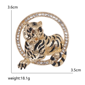 Vintage Tiger-Brosche aus Gold mit schwarzer Emaille und Zirkonia im Rahmen