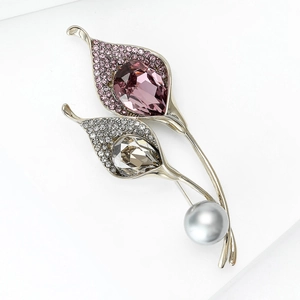 Elegant vintage floral brooch with purple crystal and gray pearl on silver alloy base