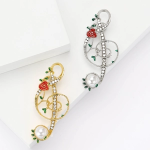 Élégante Broche Note de Musique Clé de Sol Alliage Strass Rose Rouge Künstliche Perle Blanche Bijoux Vintage pour Femmes Accessoire Fête