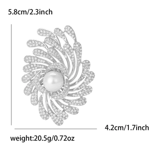 Dimensions détaillées de la broche fleur argentée avec grande perle et oxydes de zirconium