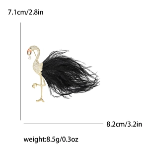 Luxuriöse Flamingo-Brosche mit Goldplattierung, weißen Zirkonen und schwarzen Federn