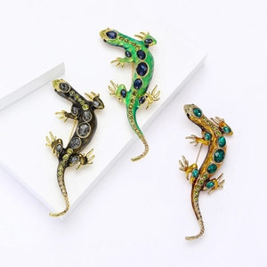 Broche lézard de luxe avec strass en finitions vert, noir et or pour hommes et femmes