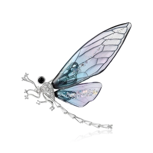 Elegant dragonfly brooch with micro-pave cubic zirconia and blue-purple gradient wings