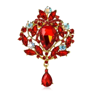 Broche élégante en alliage doré avec strass en cristal rouge et pendentif vintage
