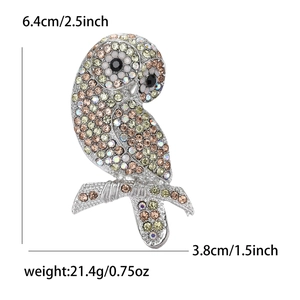 Spilla lussuosa a forma di gufo con strass champagne su ramo, lega di zinco 6,4x3,8 cm