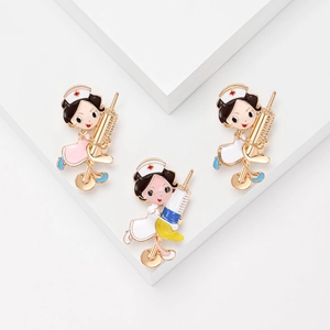 Cute Cartoon Nurse Brooch Alloy Enamel Pin Medical Student Gift Red Cross Syringe Shape Badge For Women Nursing Workers