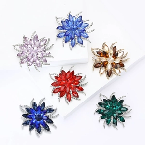 Broche Fleur en Alliage de Cristal de Luxe pour Femmes Élégante Incrustée de Strass Épingle de Costume de Mariage Bijoux