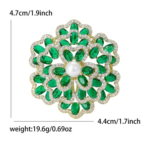 Eleganter Perlen-Begonien-Blumen-Brosche mit grünen Edelsteinen und Zirkonia 4,7x4,4cm
