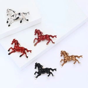 Fashion Creative Alloy Enamel Horse Brooch For Men Suit Cardigan Animal Lapel Pin Jewelry Accessory