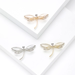 Elegant Alloy Dragonfly Brooch With Rhinestone And Artificial Cat Eye Stone Fashion Insect Breastpin For Women Clothing Accessory