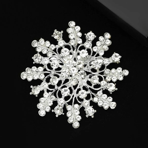 Elegant silver alloy sparkling snowflake brooch pin with white rhinestones for dress