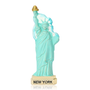 Broche Émail Alliage Statue De La Liberté Créative Souvenir New York Épinglette Accessoire Vêtement Unisexe Pour Costumes