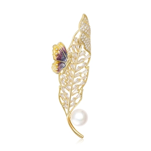 Élégante Broche Papillon Feuille en Cuivre avec Zircone et Künstliche Perle Blanche Corsage de Plume en Émail à la Mode pour Femme Bijoux