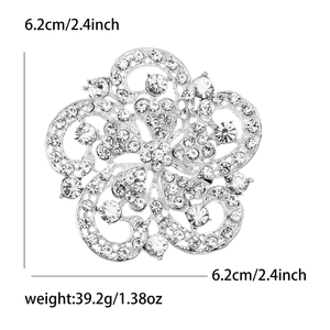 Élégante broche fleur argentée avec strass scintillants, taille 6,2 cm et poids inclus