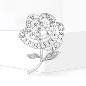 Eleganter silberner Rosen-Anstecker mit hohlen Blütenblättern und Kristall-Strass