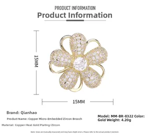 Vue détaillée de la broche fleur dorée de 15mm avec zircone et description des dimensions