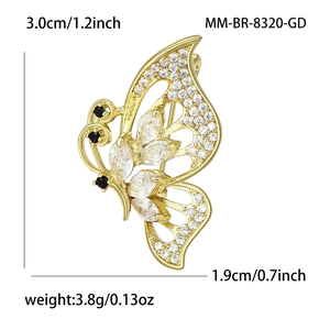 Exquisite goldene hohle Schmetterlingsbrosche mit Zirkonia Mikro-Pflasterung