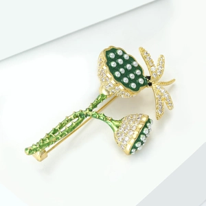 Exquisite lotus and dragonfly brooch in green enamel with pearls and gold plating
