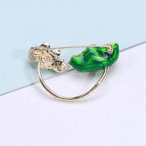 Broche lotus élégante en or avec émail vert et zircon pour tailleurs de dames