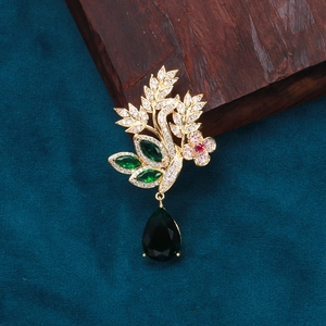 Broche épi de blé dorée avec cristal goutte verte et zircons micro-pavage