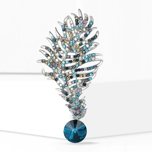 Eleganter silberner Federbrosche mit bunten Strasssteinen und blauem Kristall-Zentrum