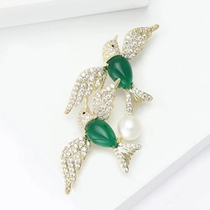 Elegant Copper Hummingbird Brooch With Zirconia Green Gemstone Artificial Pearl Accent Double Bird Pin For Women Creative Jewelry Accessory