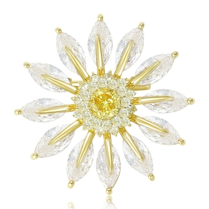 Elegant Copper Zirconia Flower Brooch For Women Sparkling Marquise Crystal Sunflower Pin For Wedding Banquet Suit Jewelry