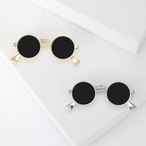 Creative Sunglasses Brooch For Women High End Copper Gold Plated Zirconia Inlaid Fashion Clothing Pin Jewelry Accessory