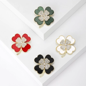 Fashion Four-leaf Clover Alloy Brooch For Women Elegant Inlaid Rhinestone Pin Drip Oil Enamel Cloisonne Suit Coat Accessory