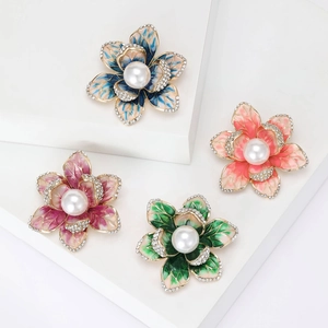 Elegant Enamel Flower Brooch Alloy Rhinestone Artificial Pearl Floral Pin Women Fashion Commute Clothes Jewelry Accessory