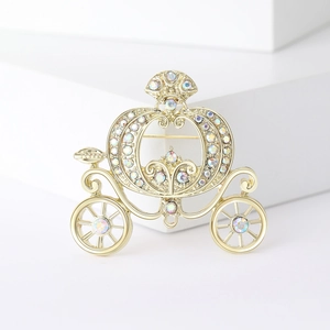 Vintage Pumpkin Carriage Brooch For Women Gold Plated Alloy Sparkling Rhinestone Pin Fairy Tale Costume Accessory Decoration