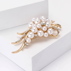 Broche raisin élégante en alliage doré avec perles blanches et strass pour femmes