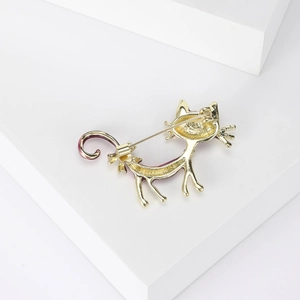 Cartoon alloy enamel cat brooch with pink-purple finish and elegant gold pin closure