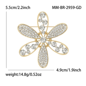 Élégante broche fleur plaquée or avec strass scintillants et cristaux pour femmes