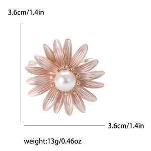 Elegant daisy flower brooch in pink and gold with white pearl detail, 3.6cm size
