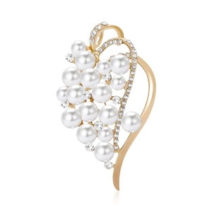 Elegant Alloy Artificial Pearl Rhinestone Brooch Pin For Women Korean Style Heart Leaf Shape Anti-exposure Buckle Fashion Accessories