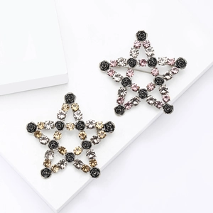 Vintage Alloy Star Brooch With Black Rose And Rhinestone Gothic Pin Fashion Dress Jewelry For Women Men Banquet Party Accessory