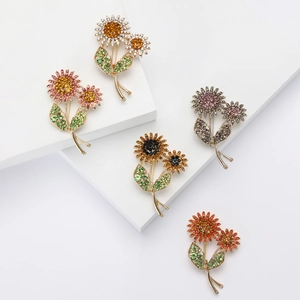Elegant Alloy Sunflower Brooch For Women Exquisite Rhinestone Floral Pin Versatile Dress Corset Jewelry Accessories