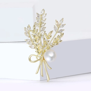 Broche épi de blé élégante avec strass brillants, perle blanche et nœud ruban doré chic