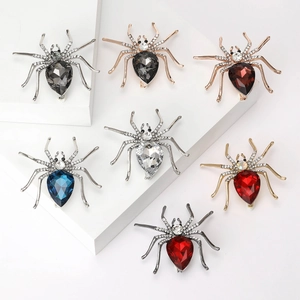 Spider Brooch For Women Men Alloy Rhinestone Insect Lapel Pin Halloween Gothic Jewelry Gift Clothing Accessory