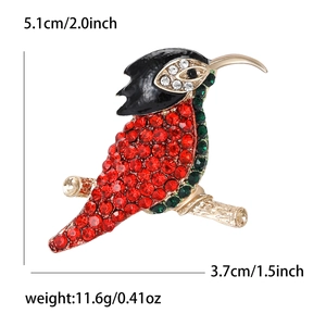 Kolibri-Brosche aus Gold mit roten und grünen Kristallen, Höhe 5,1cm und Breite 3,7cm