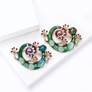 Exquisite lizard brooches set in colorful enamel with sparkling rhinestones decoration