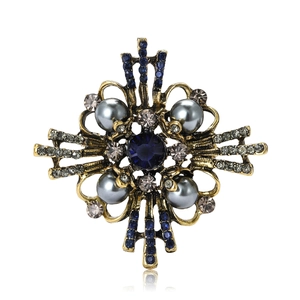 Baroque Cross Brooch Vintage Alloy Artificial Pearl Rhinestone Pin Elegant Suit Jewelry Banquet Accessories For Women Men