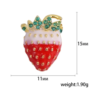 Broche fraise exquise avec émail rouge et pierres de zircone verte, 15mm par 11mm